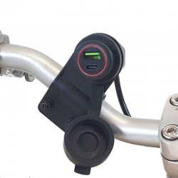 Зарядно устройво Chaft CHARGEUR USB QC3.0 USB + TYPE C IN792